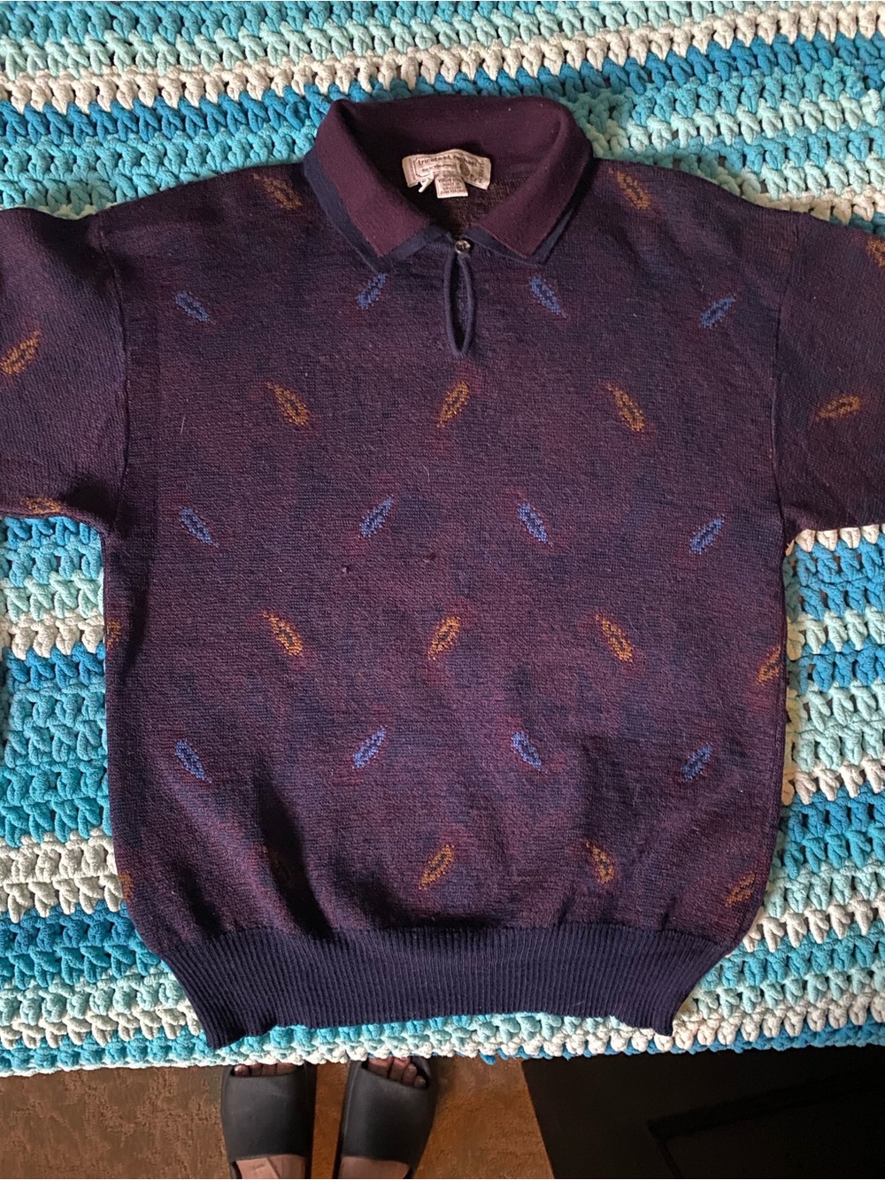 100% Wool Two-Tone Knit Sweater w/ Double Collar & Button Sleeves - Picture 7 of 10